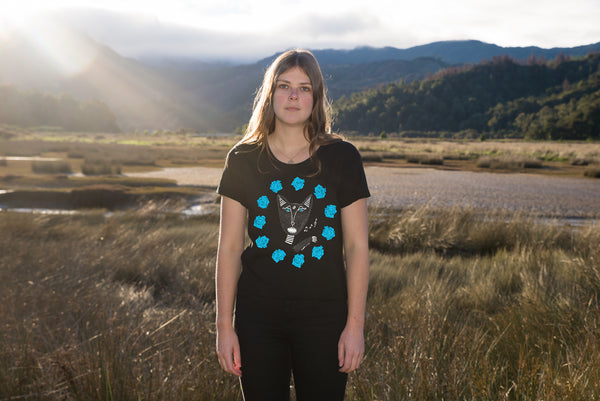 Native Singing Cat Women's Baroness Tee, Cerulean Blue